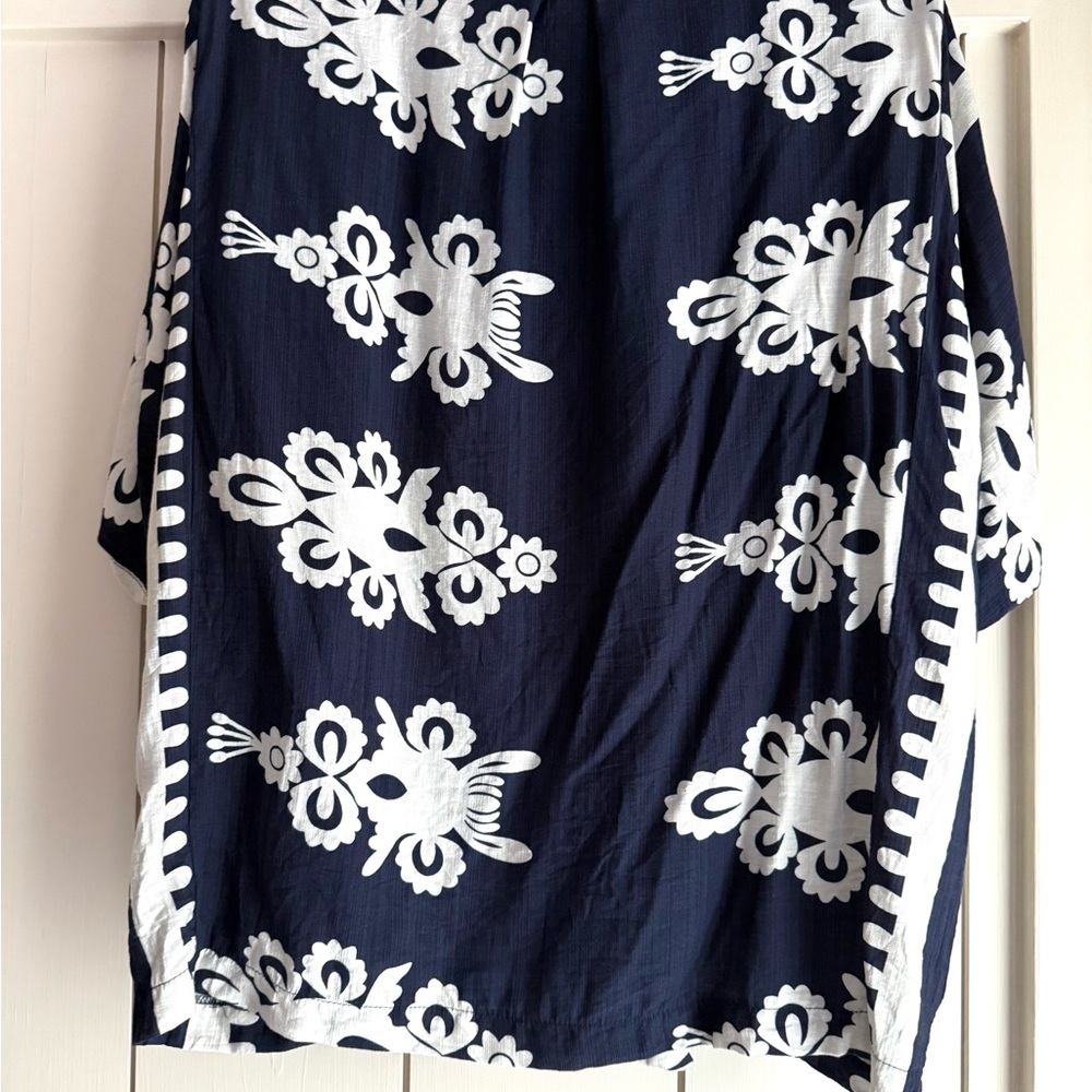 Umgee Navy and White Patterned Blouse - Picture 3 of 4